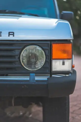 Moitié d'un 4x4 vue de face