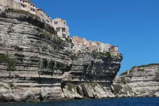Vue de Bonifacio en face de la mer