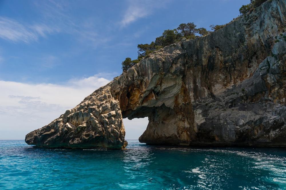 Rocher sur la mer en Corse