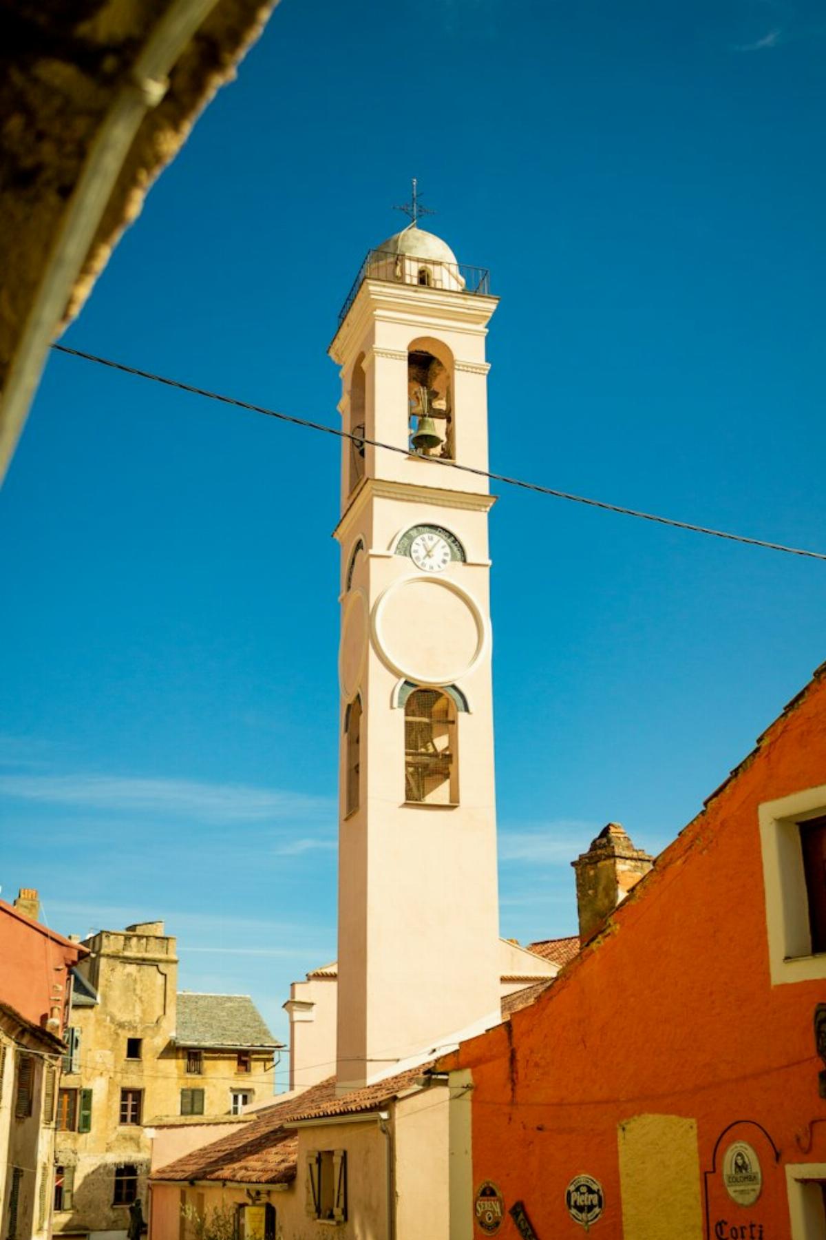 Clocher de la ville de Corte en Corse